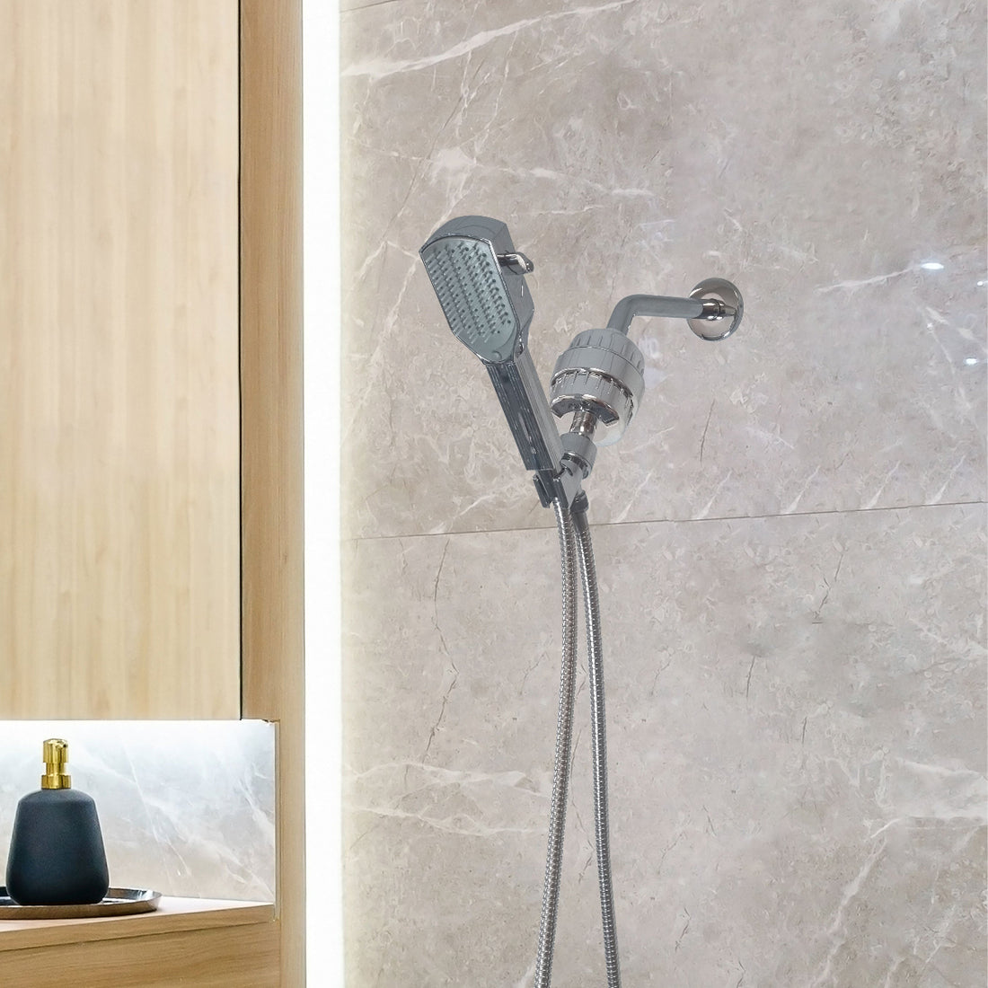 Kit de douche complet avec pomme de douche et peigne démêlant